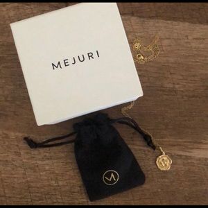 mejuri gardenia necklace
